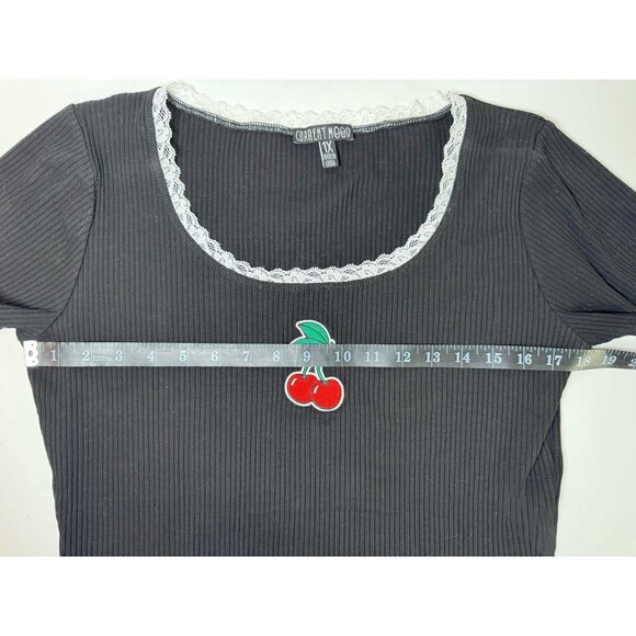 Current Mood Crop Top Womens 1X Black Cherry Patch Lace Trim Y2K Goth Ribbed - Picture 5 of 8